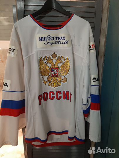 Свитер Овечкина с подписью Третьяка