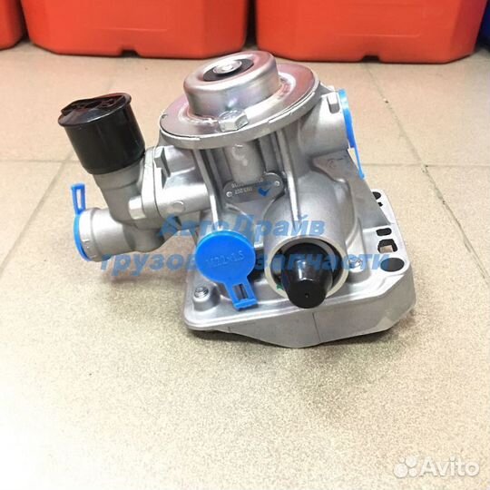 Кран тормозной полуприцепа