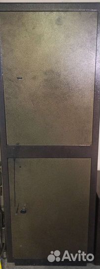 Сейф двухсекционный металлический