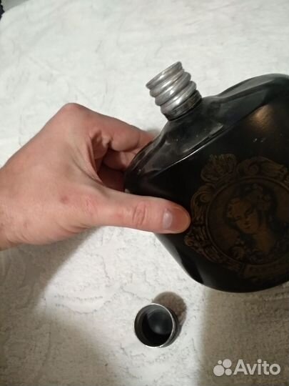 Старая фляжка с портретом Екатерины 2