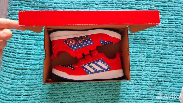 Кроссовки adidas р. 38