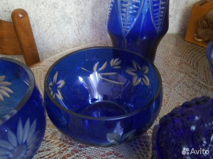 Вазы из синего хрусталя