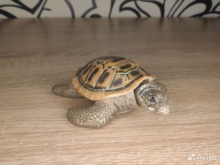 Статуэтки, шкатулки