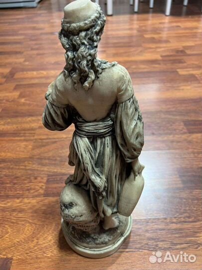 Статуэтка бисквитный фарфор