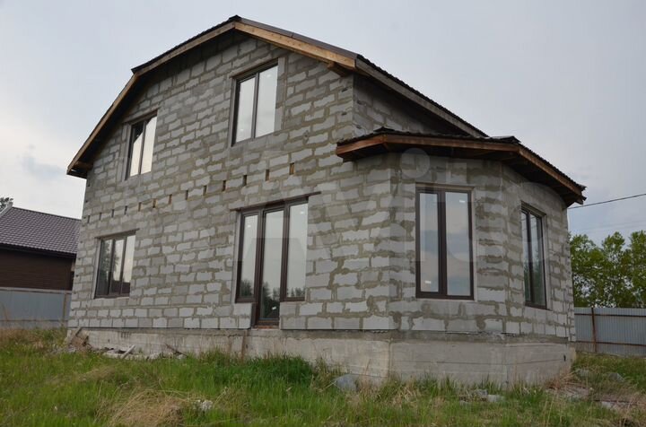 Дом 220 м² на участке 10 сот.