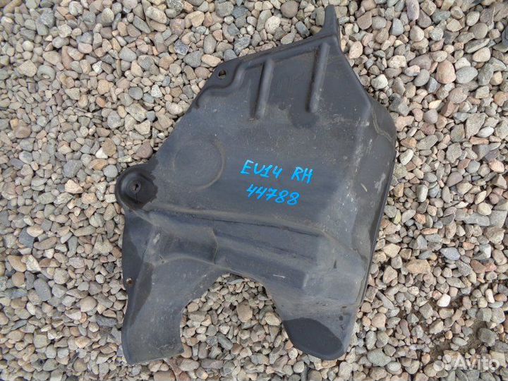 Защита двигателя правая Nissan Bluebird EU14