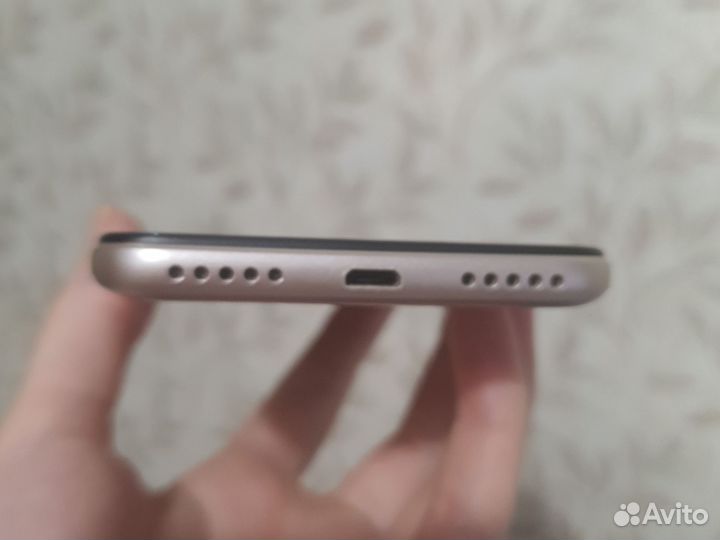 Xiaomi Mi A2 Lite Android One, 3/32 ГБ