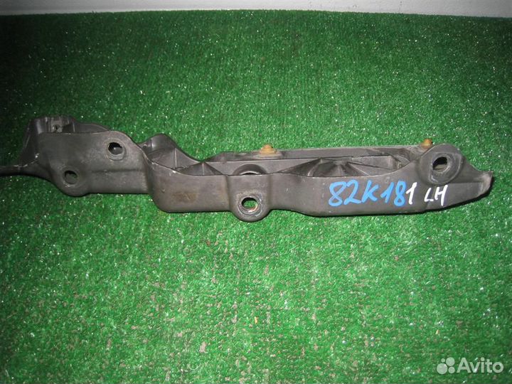 Кронштейн крыла левого переднего Renault Scenic 3