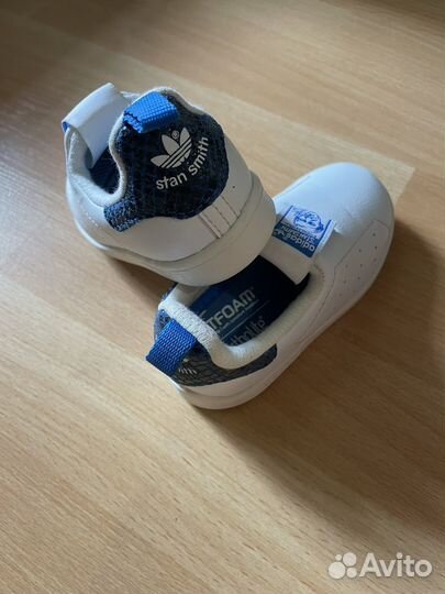 Кроссовки adidas