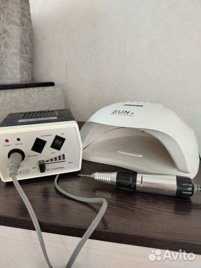 Аппарат для маникюра и ультрафиолетовая лампа