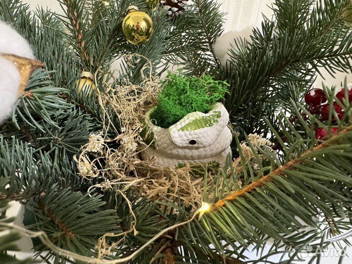 Новогодние букеты из ели и цветочные композиции с