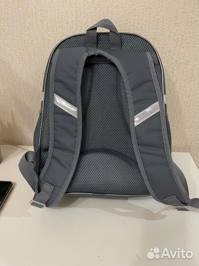 Портфель школьный новый