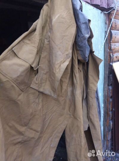 2 Плаща, куртка, ватные штаны