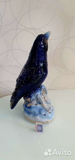 Фарфоровая статуэтка 