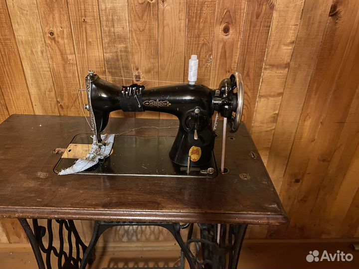 Швейная ножная машинка Singer пмз