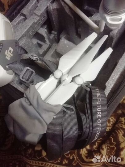 Квадрокоптер dji phantom 4