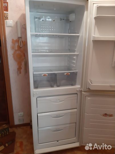 Холодильник бу Атлант