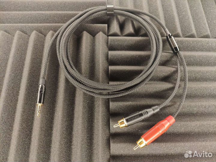 Jack 3,5 stereo на 2 rca amphenol, Canare L-4E3-1P
