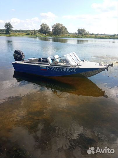 Лодка с мотором