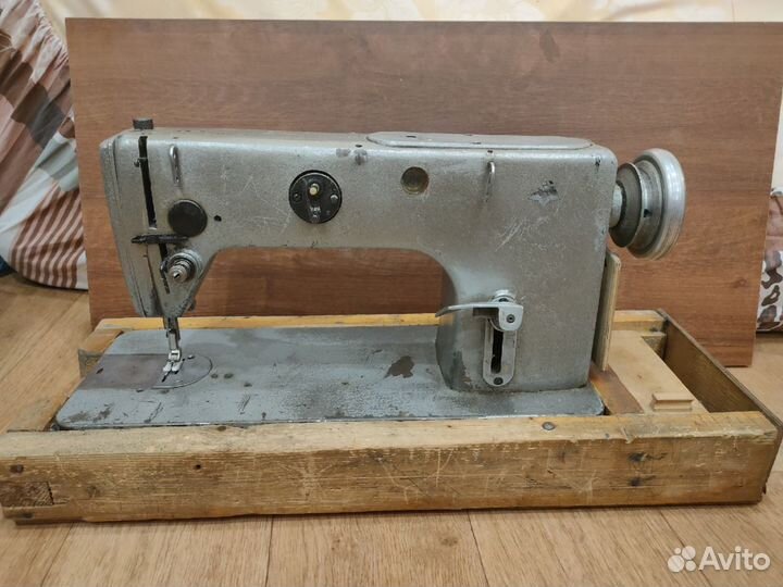 Промышленная швейная машинка 1022 класса Подольск