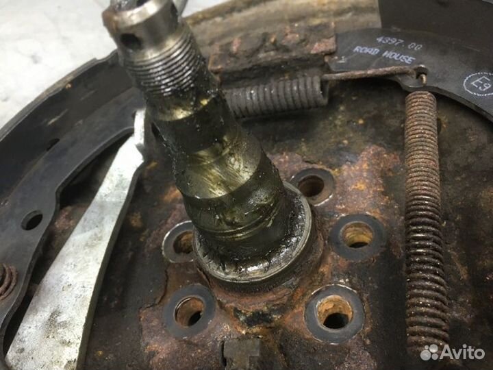 Цапфа левая