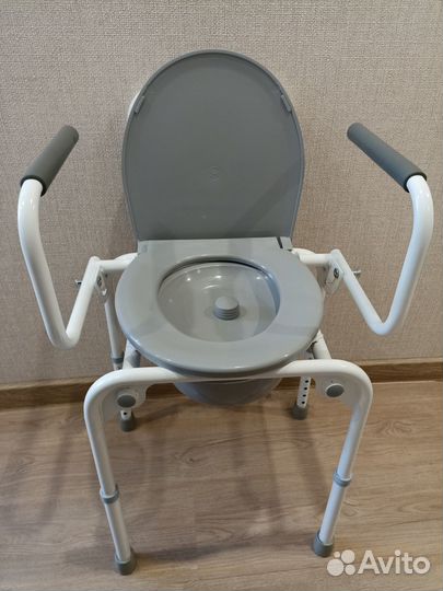 Стул с санитарным оснащением