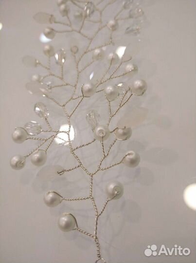 Веточка в прическу