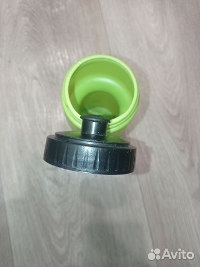 Бутылка для воды спортивная