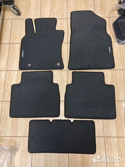 Автоковрики для Toyota всех моделей в наличии