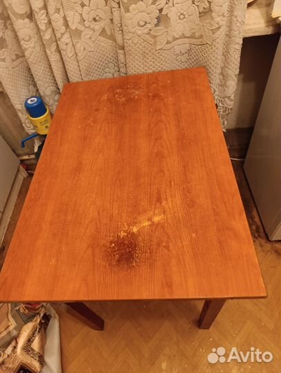 Кухонный стол