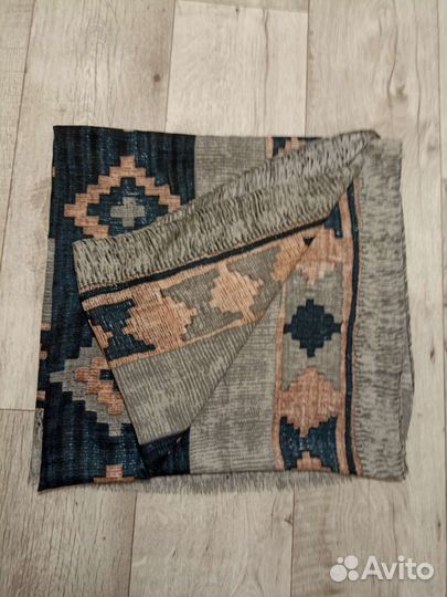 Шарфы и палантины