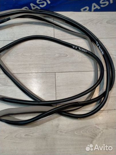 Уплотнитель дверного проема Toyota Mark Ii JZX100