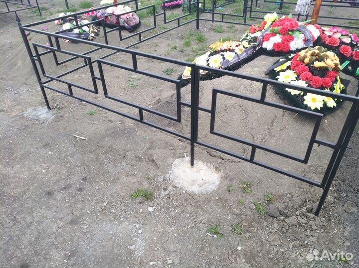 Ритуальные оградки на кладбище