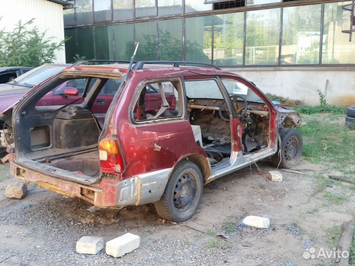 Капот на Тойота Королла ае100 Универсал