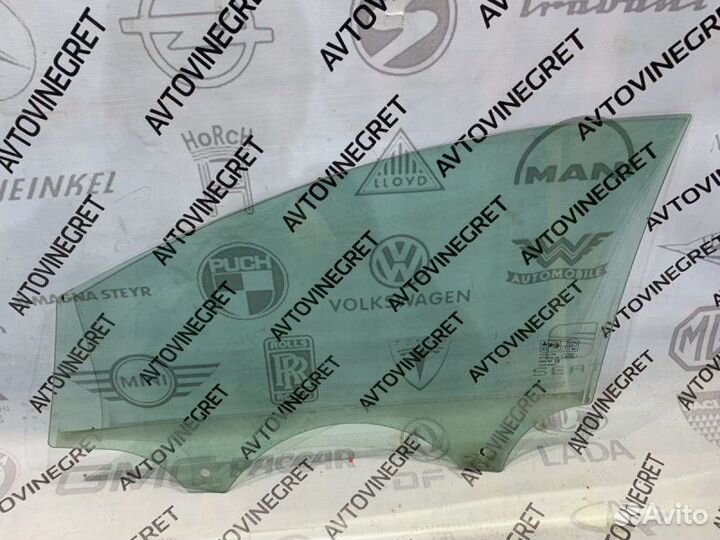 Стекло двери переднее правое Ford Focus 3