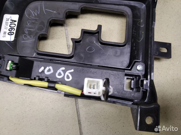 Накладка (кузов внутри) Fortuner 2015