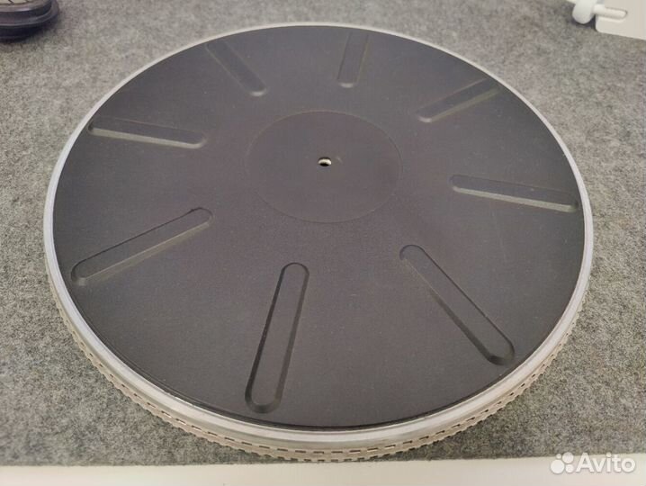 Опорный диск винилового проигрывателя