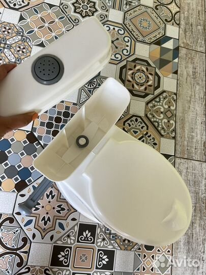 Детский горшок в виде унитаза