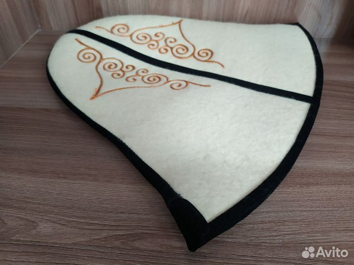 Ак-калпак мужской национальный убор Кыргызстана