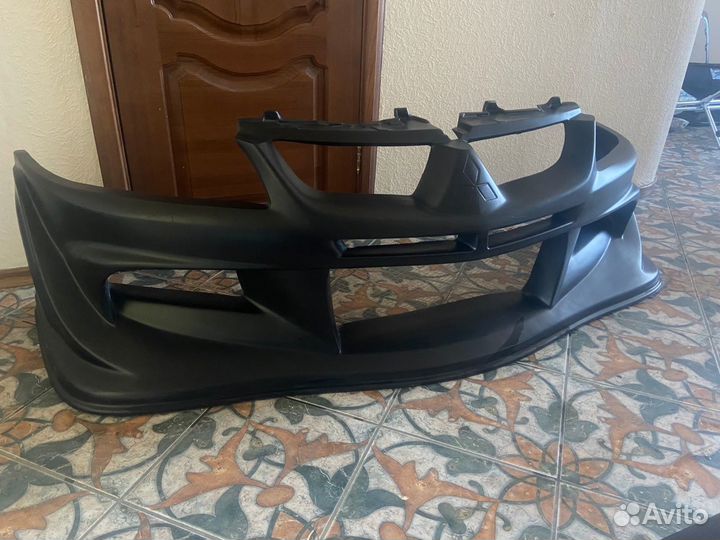 Передний бампер Mitsubishi Lancer Evolution 7-9