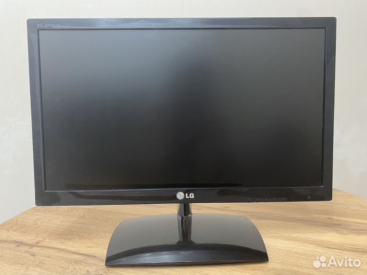 Монитор LG flatron E2251T-BN