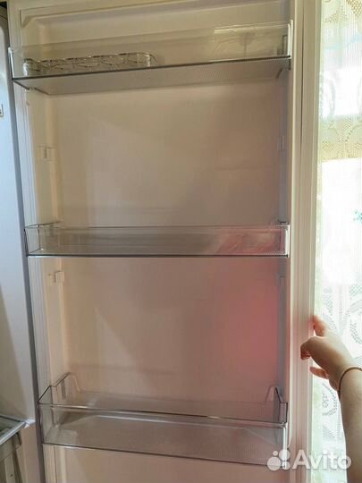 Холодильник новый