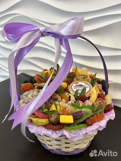 Композиции из сухофруктов букеты,корзины,коробочки
