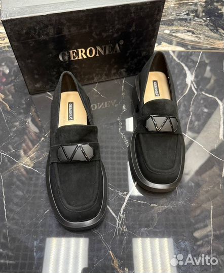 Лоферы женские