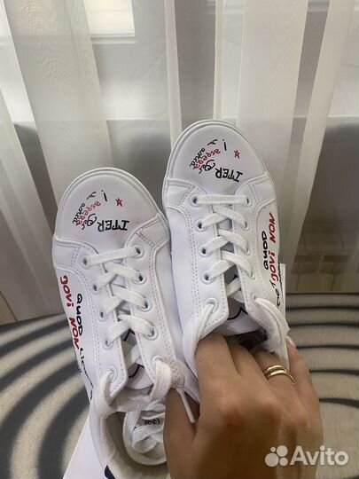 Кроссовки для девочки