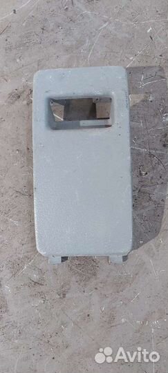 Пластик салона Nissan Serena c23