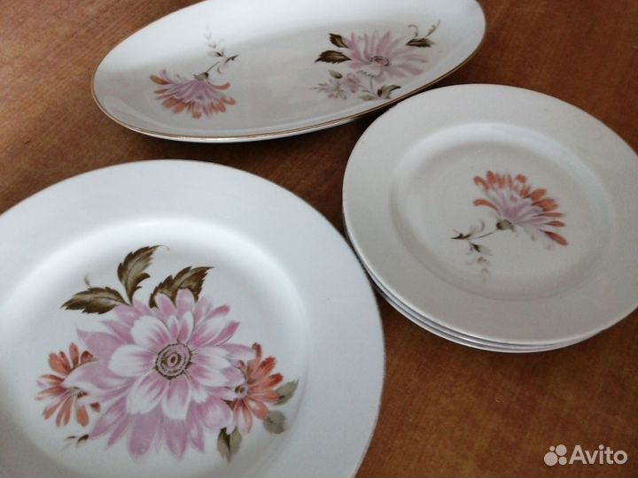 Набор тарелок