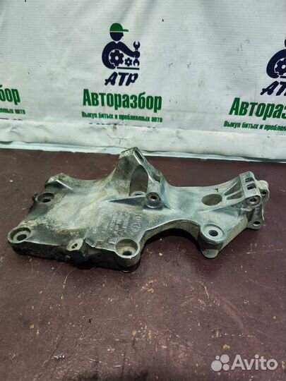 Кронштейн генератора Skoda Superb 2