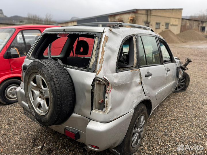 Toyota RAV4 2.0 МТ, 2001, битый, 180 000 км