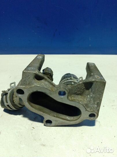 Фланец системы охлаждения Ford Focus CB2 hwda